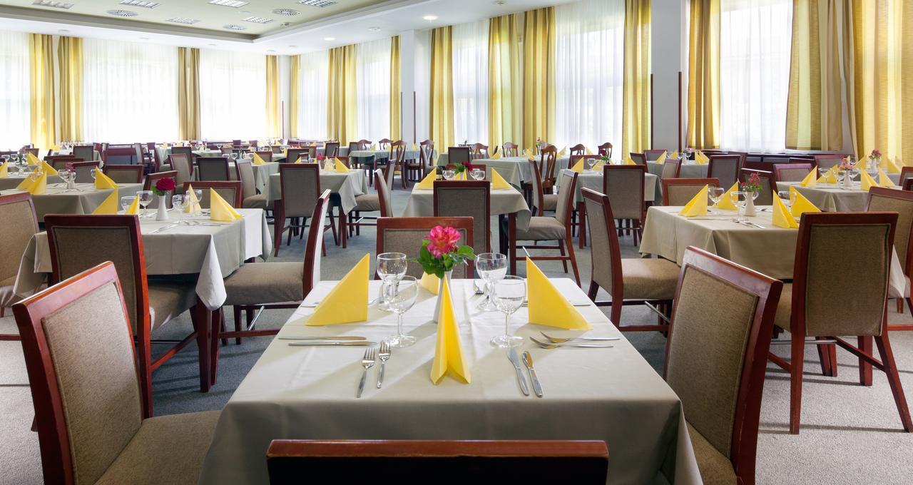 Lipno Wellness - Frymburk Hotel Private Family Room Exterior photo